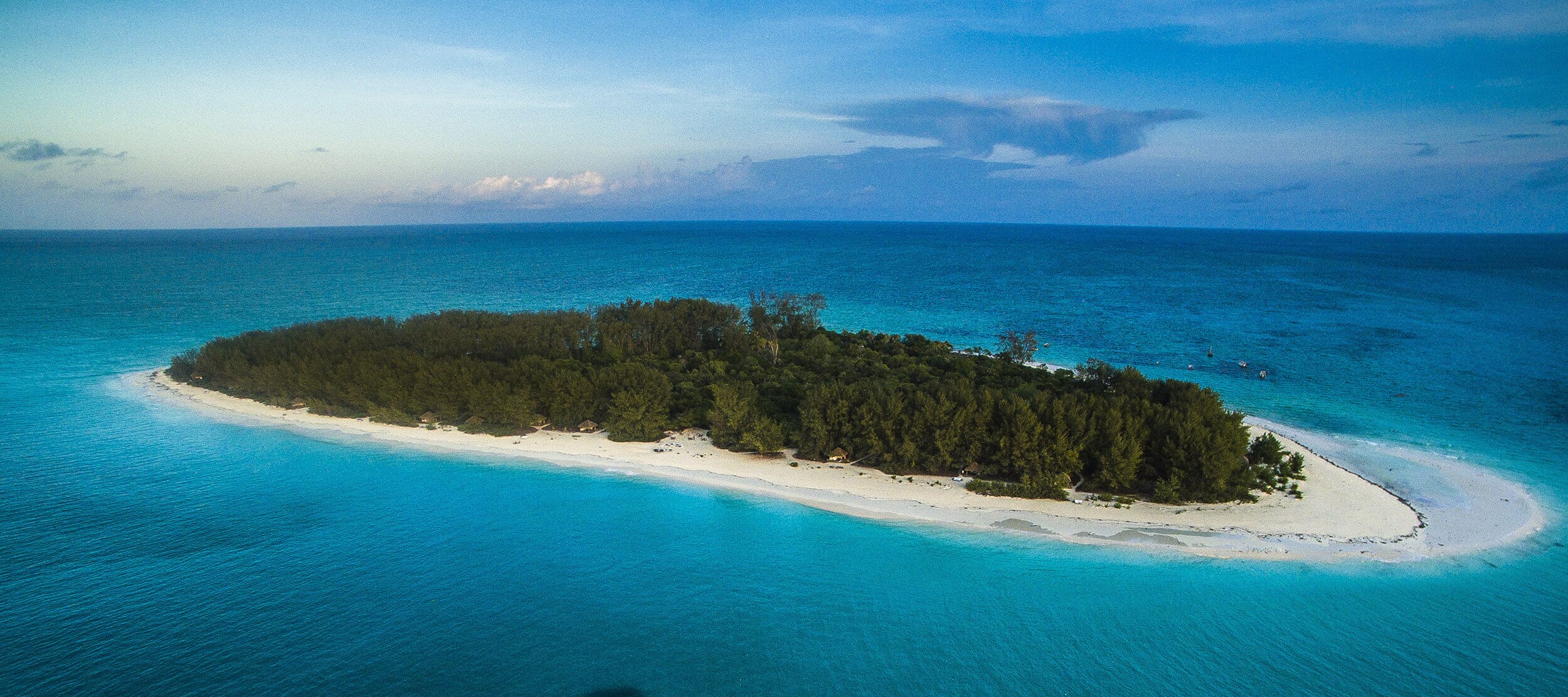 Aerial-view-of-andBeyond-Mnemba-Island-e1611074966392