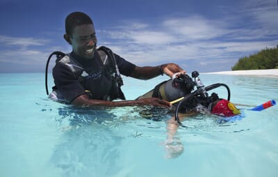 Tanzania Zanzibar Mnemba family safari bubble maker
