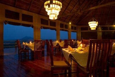 Tanzania Serengeti Kubu Kubu family safari