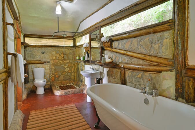 Uganda Buhoma Lodge bathroom