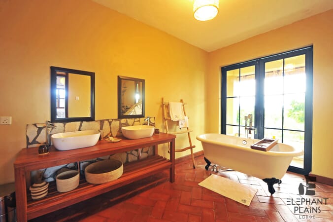 Elephant Plains Lodge bathroom