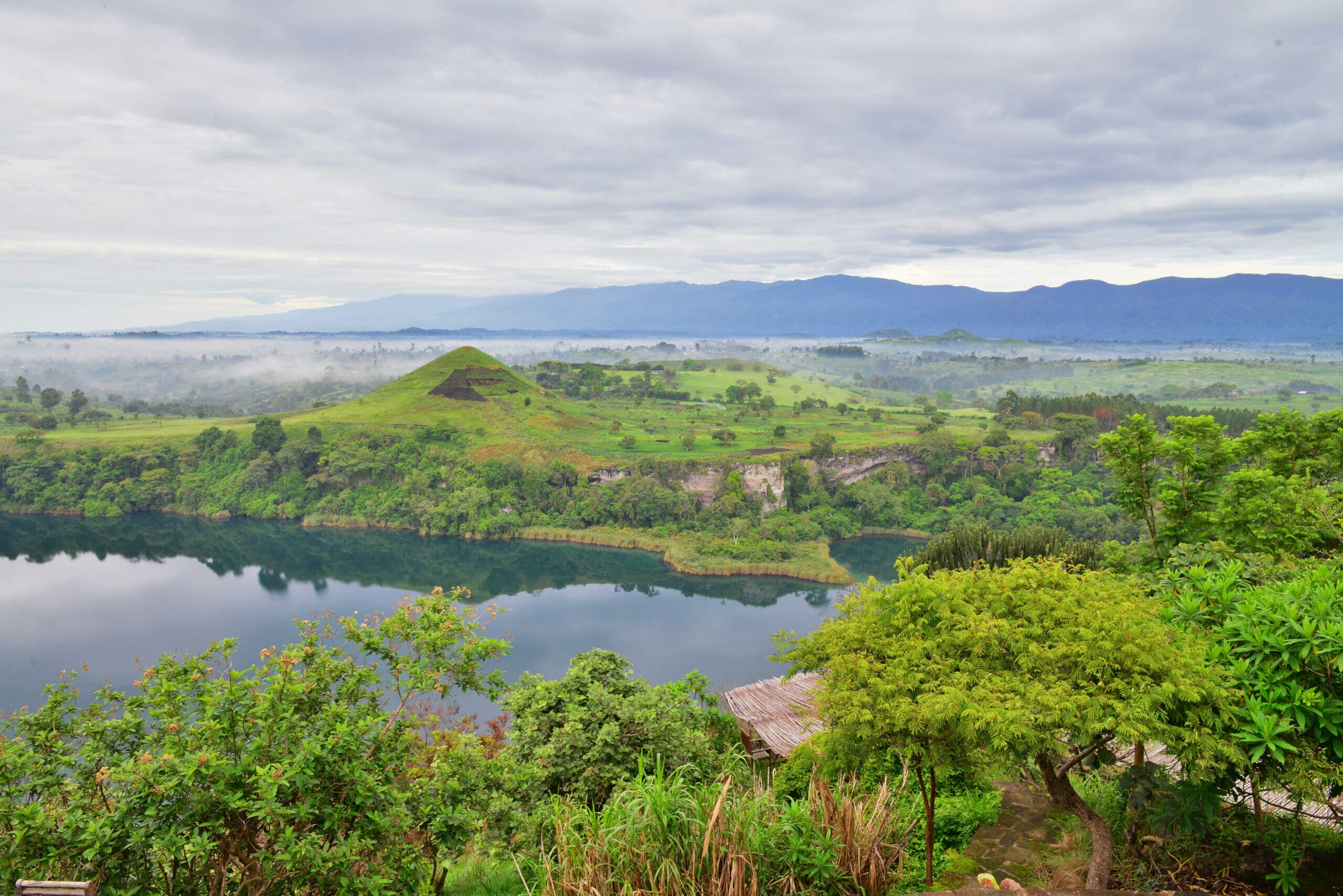 Lake-Kyaninga-_1-scaled