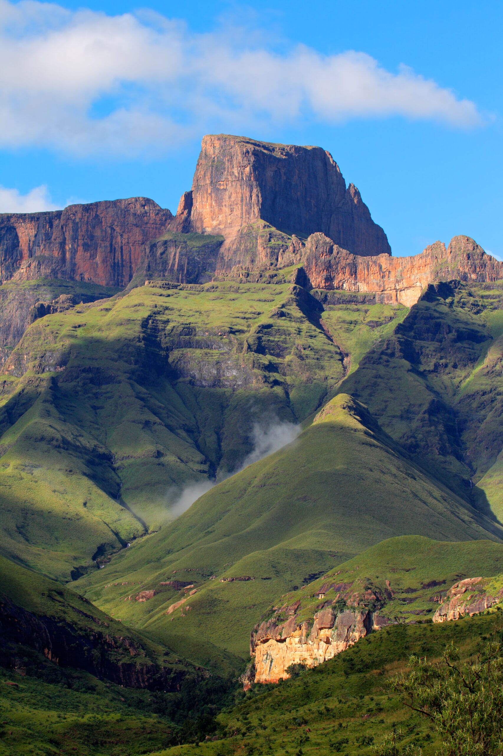 Experience Luxury in the Wild: South Africa's Best Summer Hiking Spots - Drakensberg Mountains, KwaZulu-Natal