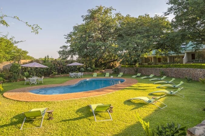 Batonka Guest Lodge Luxury Family Safaris Zimbabwe