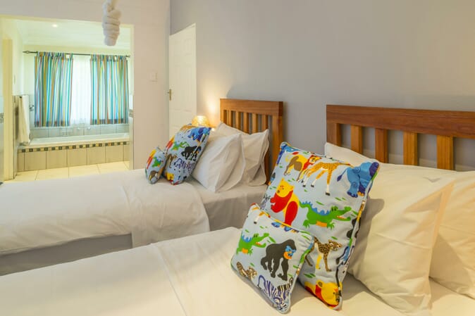 Batonka Guest Lodge Luxury Family Safaris Zimbabwe