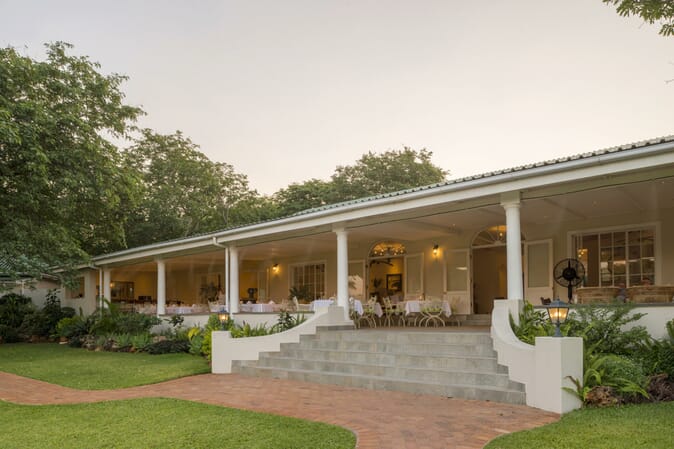 Batonka Guest Lodge Luxury Family Safaris Zimbabwe