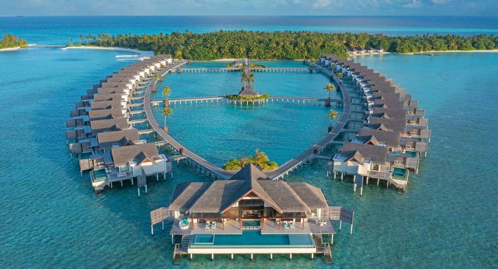 over_water_pool_villas_aerial_view_niyama_private_islands_maldives_1920x1037.jpg?w=1024&h=553&scale