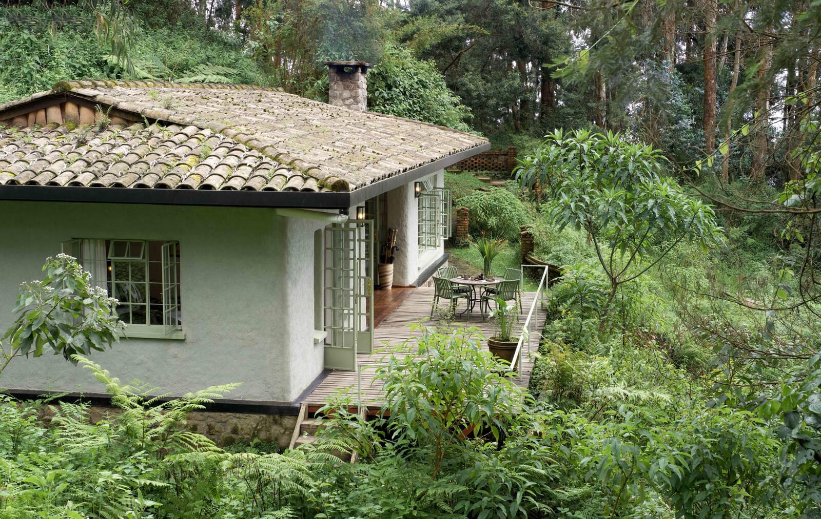 family_011.jpg?w=1600&h=1013&scale