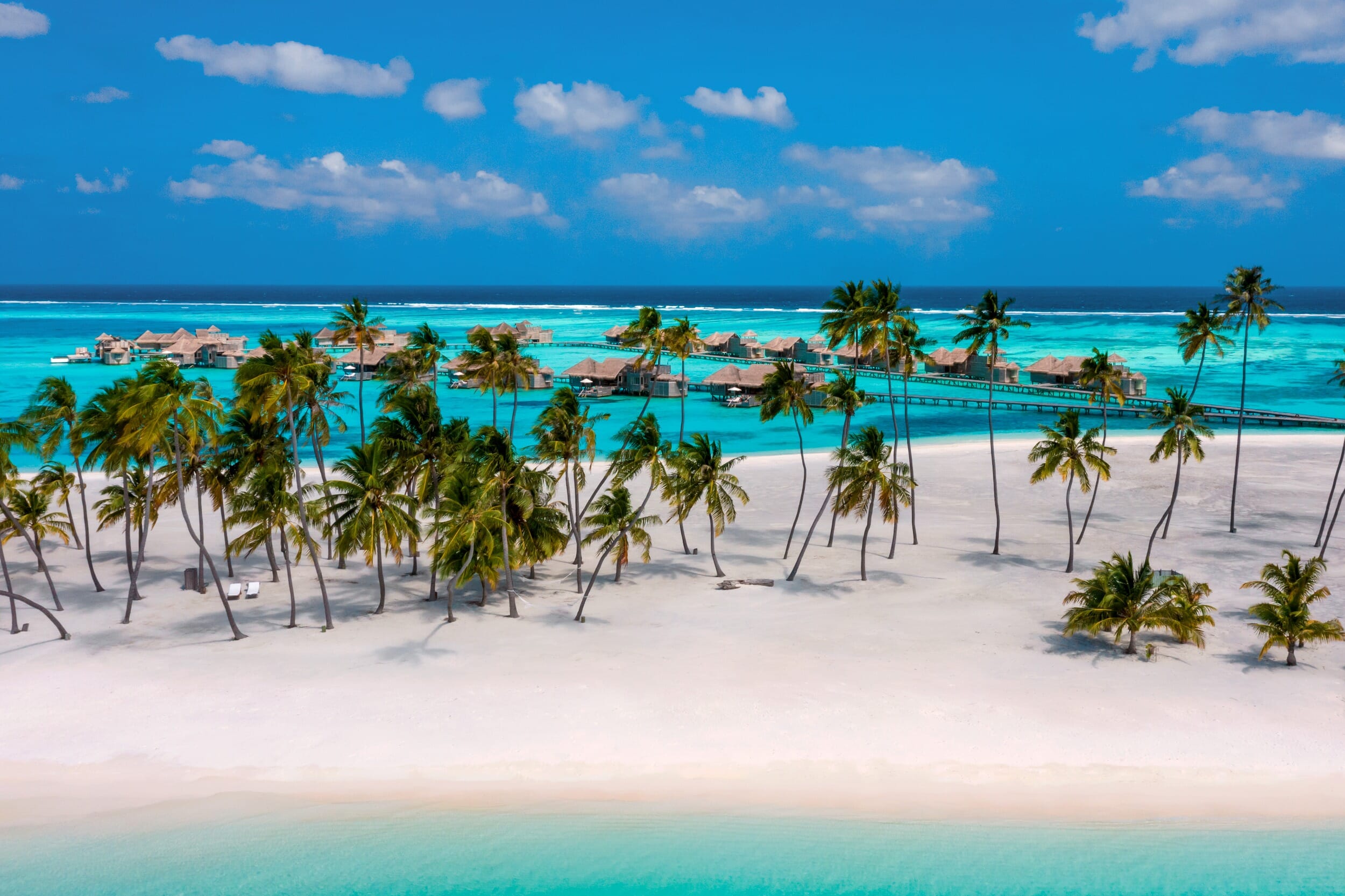 GLM_2023-10_drone_palm-beach_DJI_0195_by-Sandro-Bruecklmeier-Kopie_2500x1666