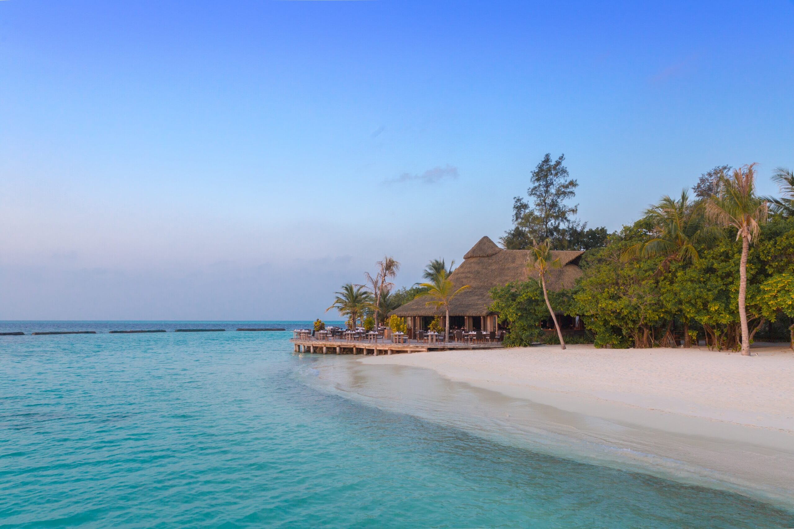 Komandoo_Beach_1_5760x3840-scaled